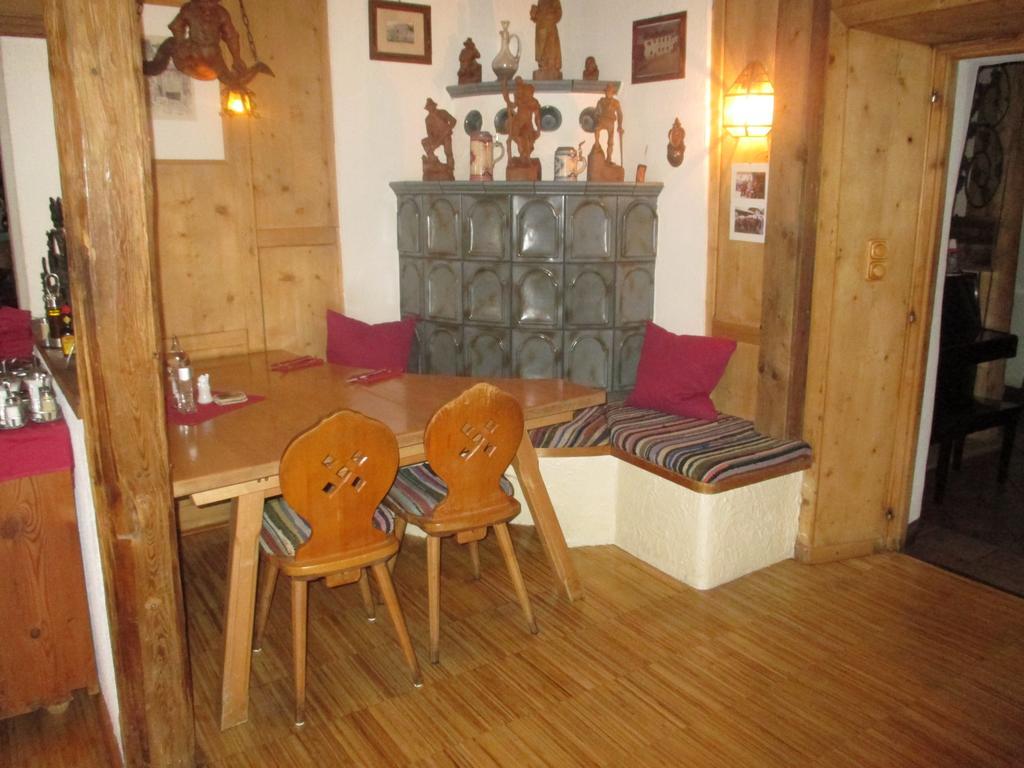 Gasthof Zur Traube Pettneu am Arlberg Esterno foto
