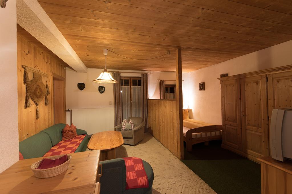 Gasthof Zur Traube Pettneu am Arlberg Esterno foto